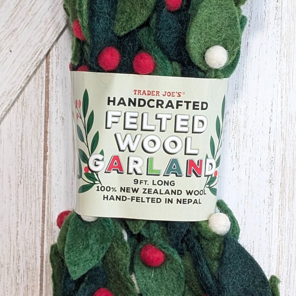 🎄Trader Joe's Handcrafted Felted Wool Christmas Garland Holiday Decor 2025 - Picture 2 of 3